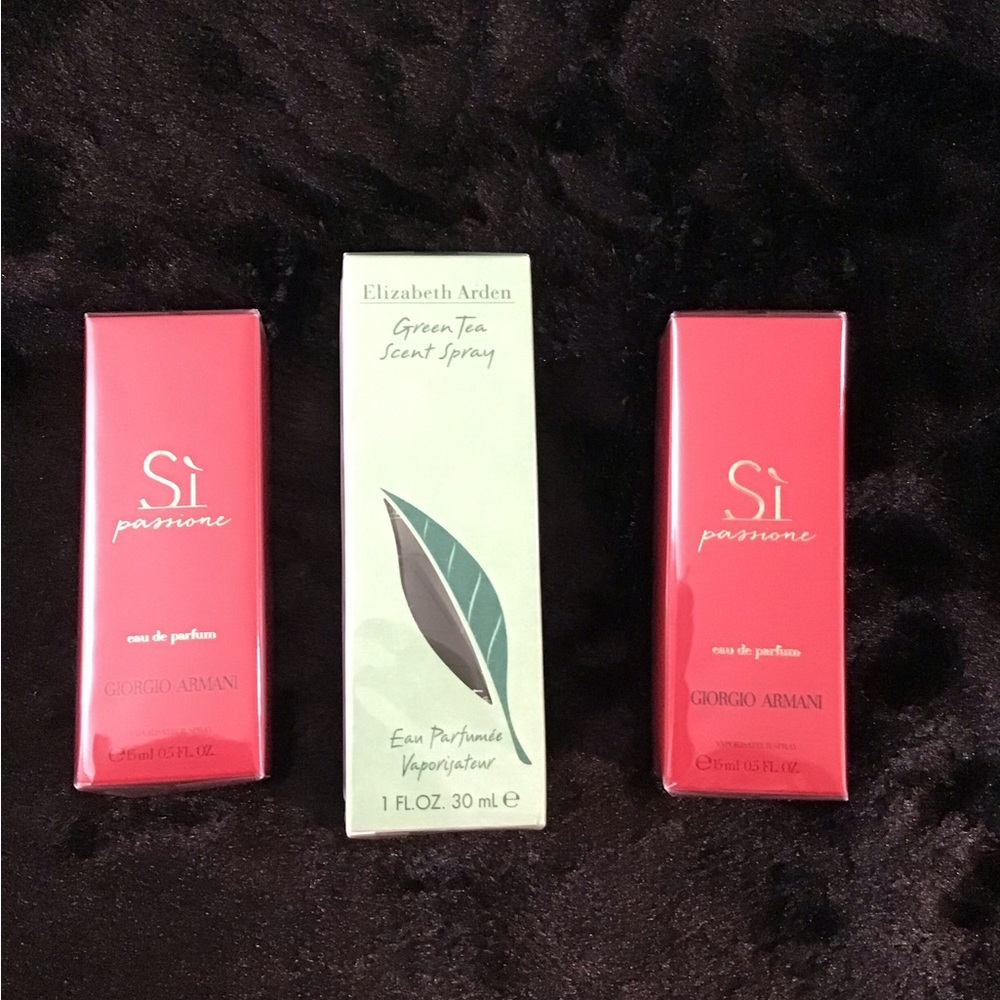 New set of 2 si passions Giorgio Armani and 1 Elizabeth Arden